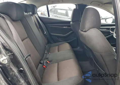 2021 Mazda 3 z USA, uszkodzony, nr VIN JM1BPAAL7M1330933